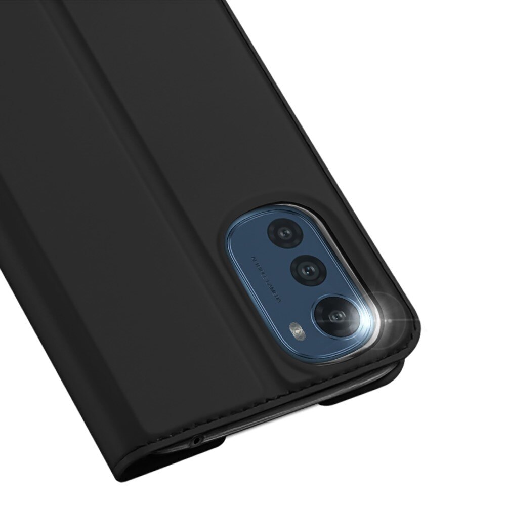Skin Pro Series Motorola Moto E32 - Svart