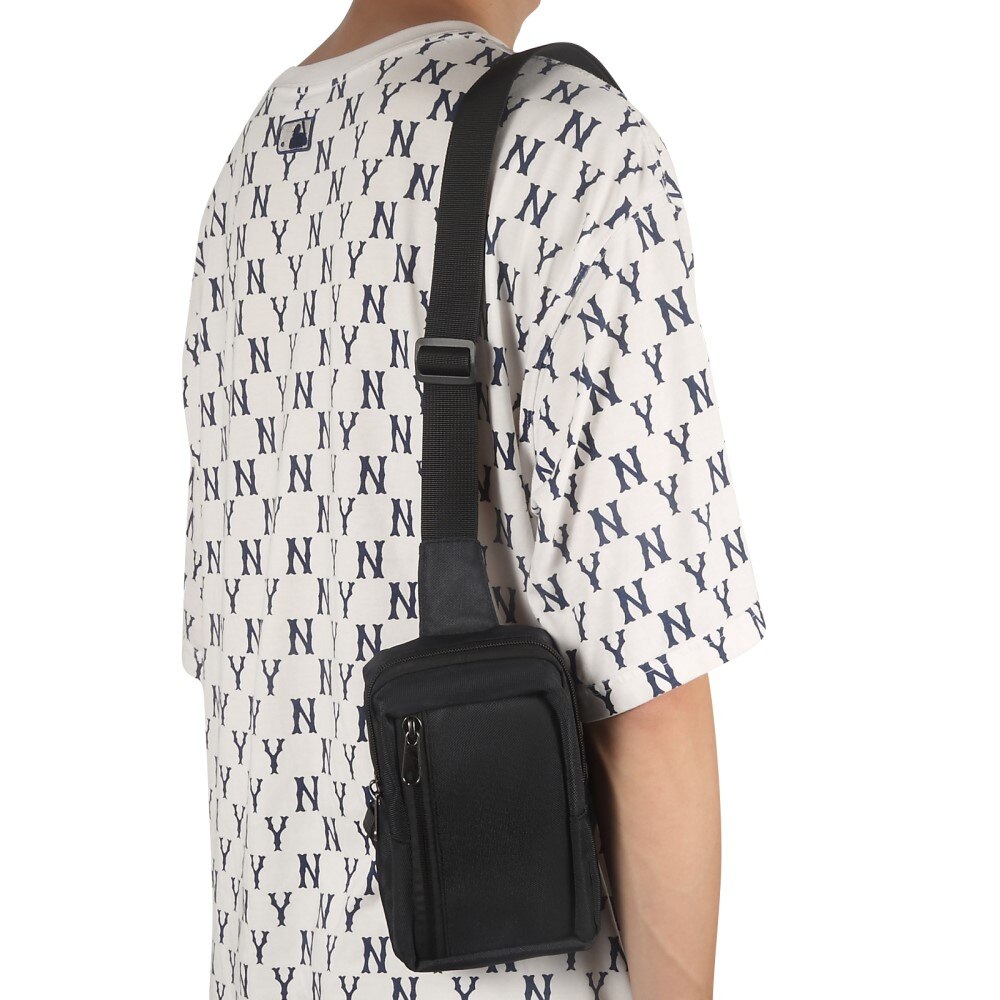 Liten  Crossbody-veske i nylon svart