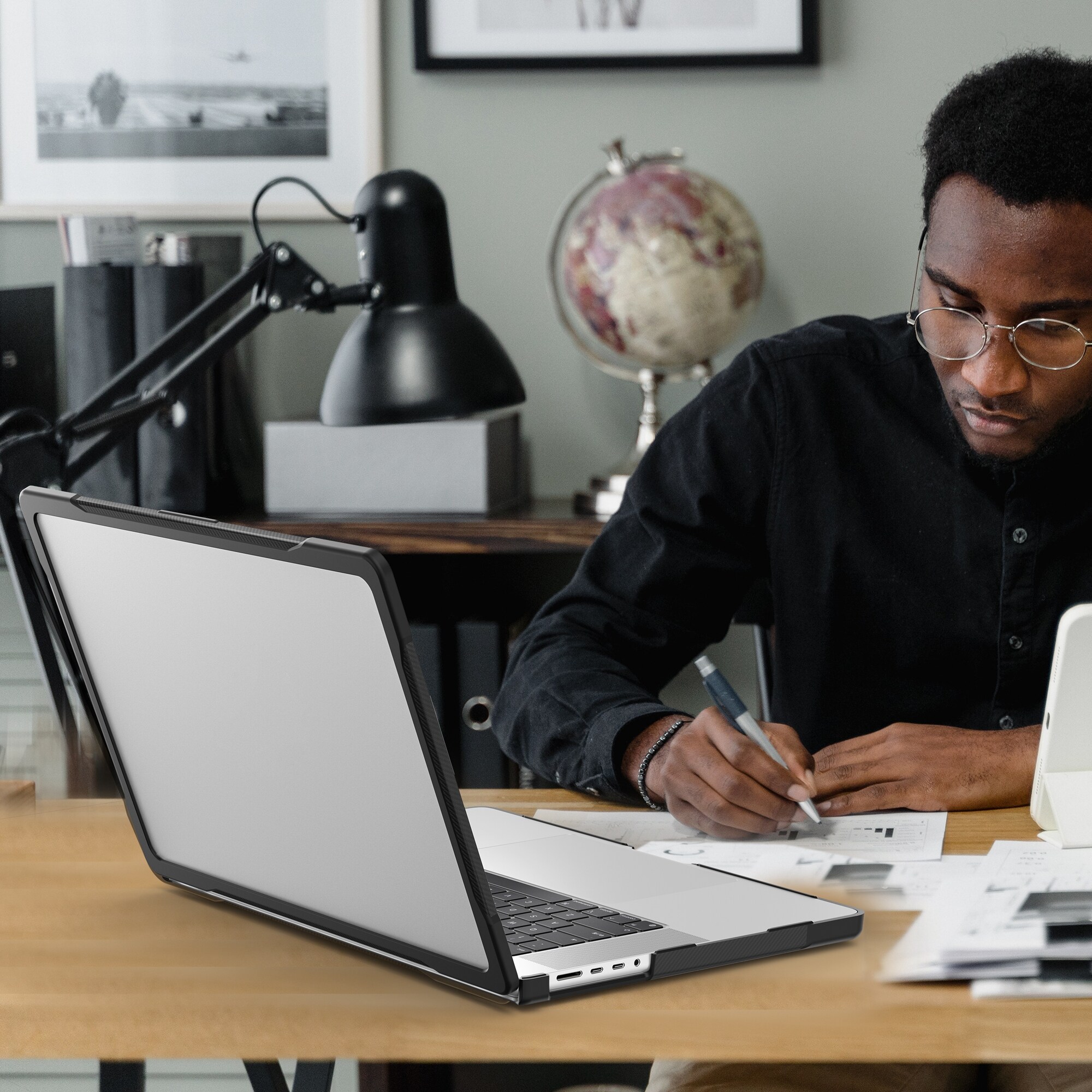 Støtsikkert Deksel Apple MacBook Pro 16 2023 Gjennomsiktig