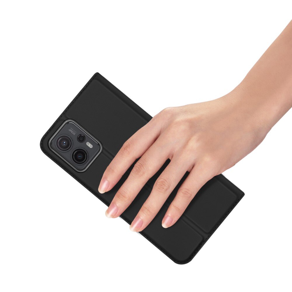 Skin Pro Series Motorola Moto G23 - Svart