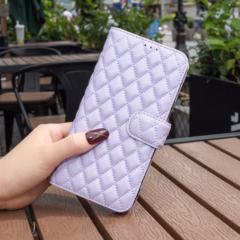 Lommebokdeksel iPhone 15 Quilted lilla